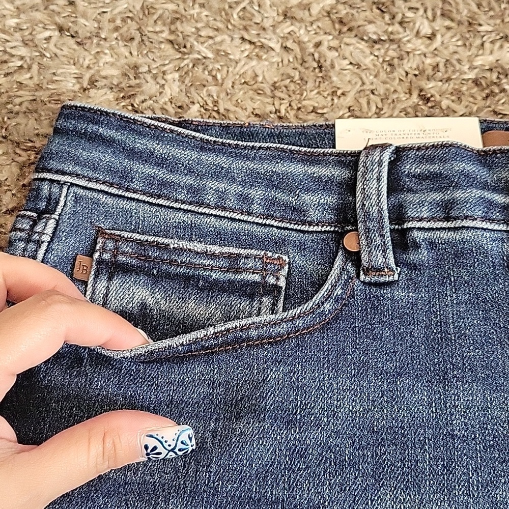 Judy Blue Jeans Whiskered Boot Cut Daisy Short Inseam 15 / 32 Dark Blue New - Picture 5 of 14